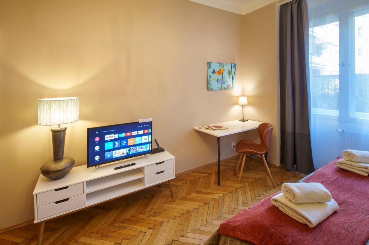 Dlouha With Balcony Apartment Prag